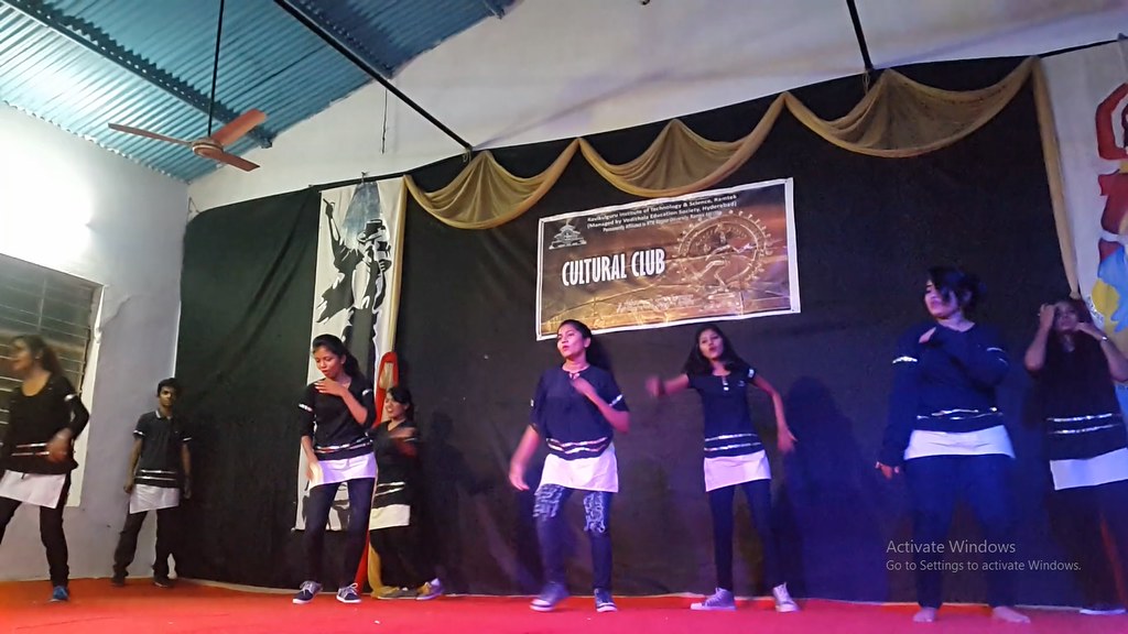 /dancefest1_47426068071_l.jpg