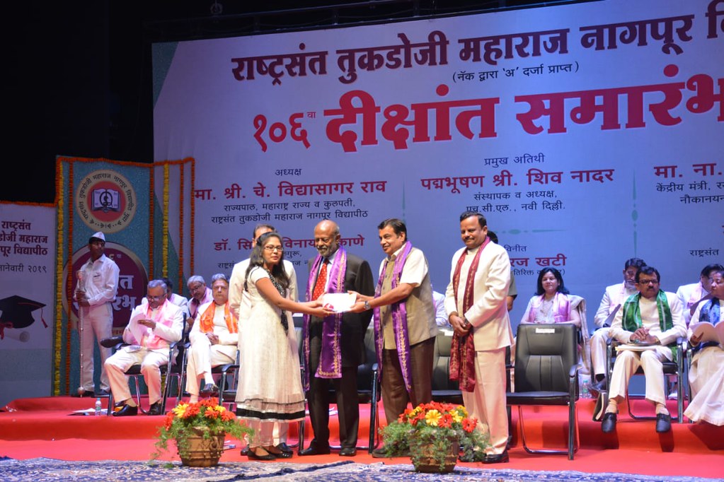/saloni_kuralkar_40573882643_l.jpg